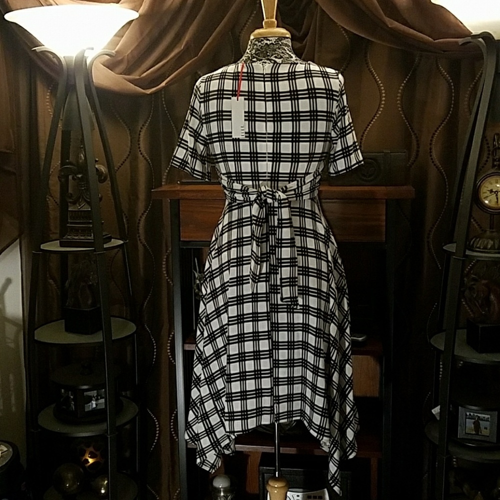 Cute asymmetrical dress - Picture 2 of 3